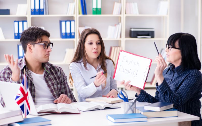 trung tâm ngoại ngữ